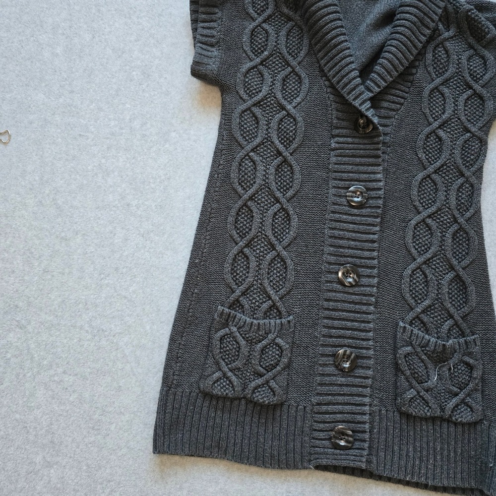 Gap Women Charcoal Cable Knit Sleeveless Cardigan Shawl Collar Pockets Y2K Small - Picture 3 of 7